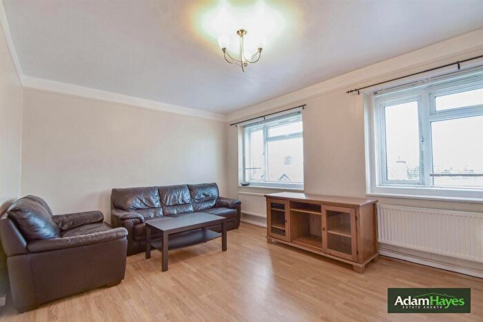 3 Bedroom Apartment To Rent In Wentworth Park, Finchley Central, N3