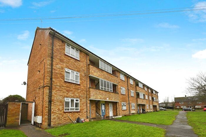 1 Bedroom Flat For Sale In Tudor Way, Hertford, Hertfordshire, SG14