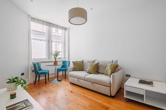 2 Bedroom Flat To Rent In Charing Cross Road, Covent Garden, WC2H