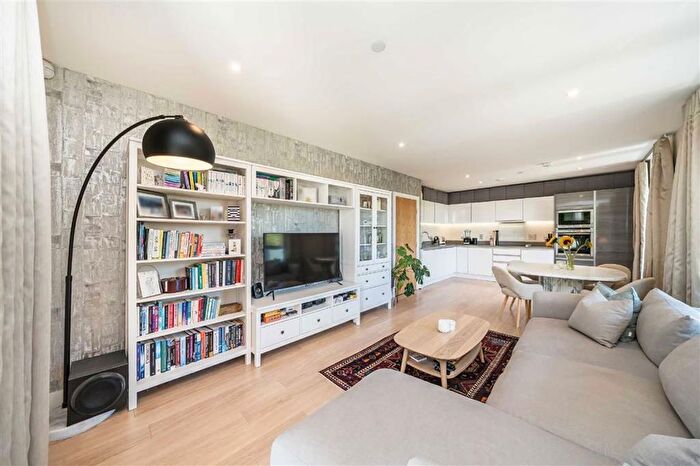 2 Bedroom Flat For Sale In Robsart Street, Stockwell, SW9
