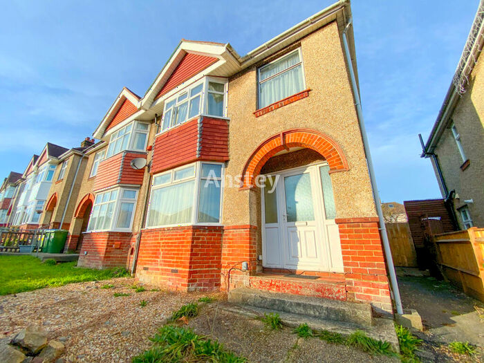 3 Bedroom Semi-Detached House To Rent In Burgess Road, Southampton, SO16