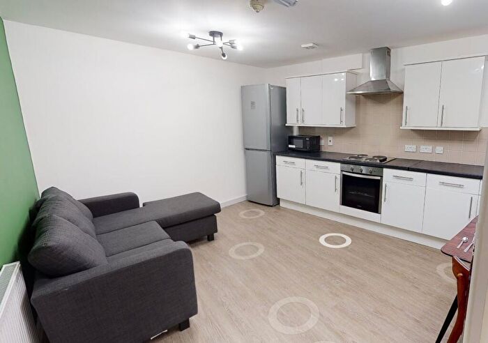 5 Bedroom House To Rent In Bywater House, Birmingham, B16