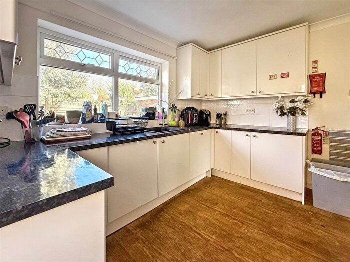 5 Bedroom Detached House To Rent In Primula Drive, Norwich, NR4