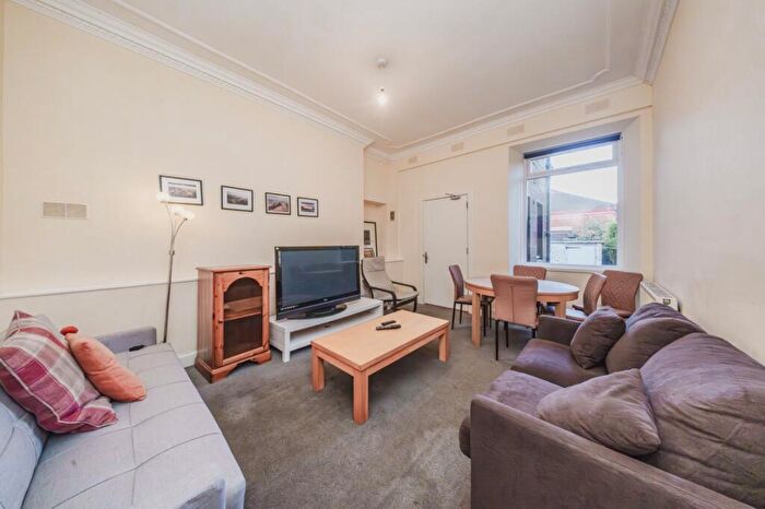 4 Bedroom House To Rent In Moat Place, Edinburgh, EH14