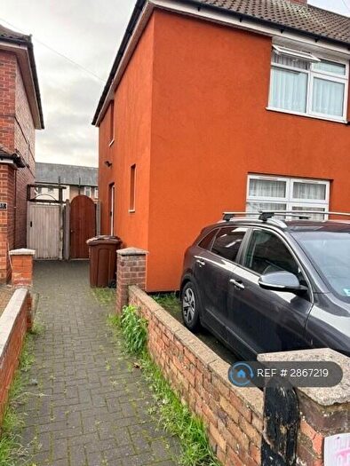 2 Bedroom End Of Terrace House To Rent In Neasham Road, Dagenham, RM8