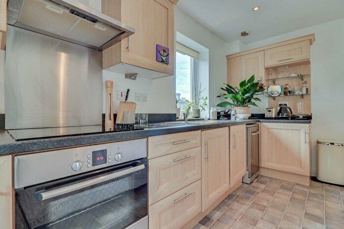 2 Bedroom Flat For Sale In Cornmill View, Horsforth, Leeds, West Yorkshire, LS18