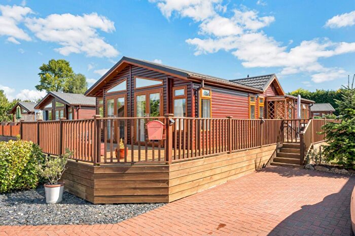 2 Bedroom Lodge For Sale In Lagoon Lodges, Tallington, PE9