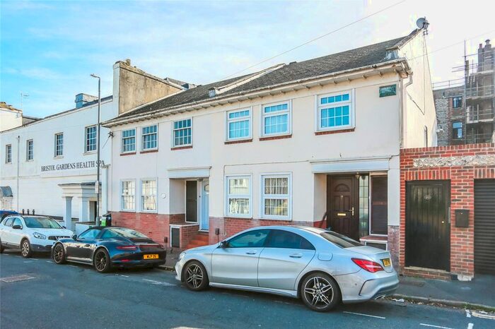 3 Bedroom Terraced House To Rent In Bristol Gardens, Brighton, East Sussex, BN2