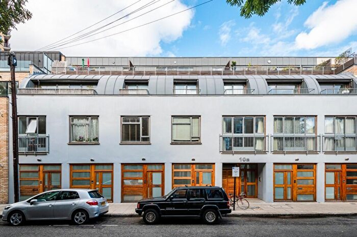 2 Bedroom Flat For Sale In Ellingfort Road, E8