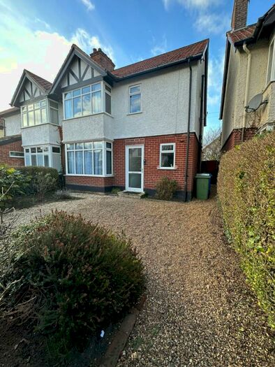 4 Bedroom Semi-Detached House To Rent In Corie Road, Norwich, NR4