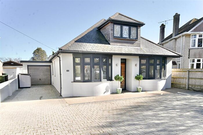 4 Bedroom Bungalow For Sale In Stirling Road, Weymouth, DT3
