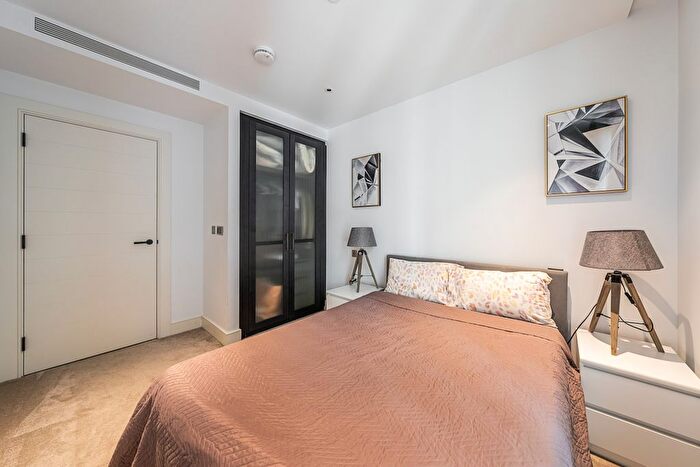 2 Bedroom Flat To Rent In Palmer Road, London, SW11