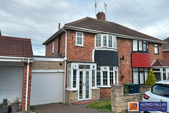 3 Bedroom Semi-Detached House For Sale In Lunedale Avenue, Seaburn Dene, SR6