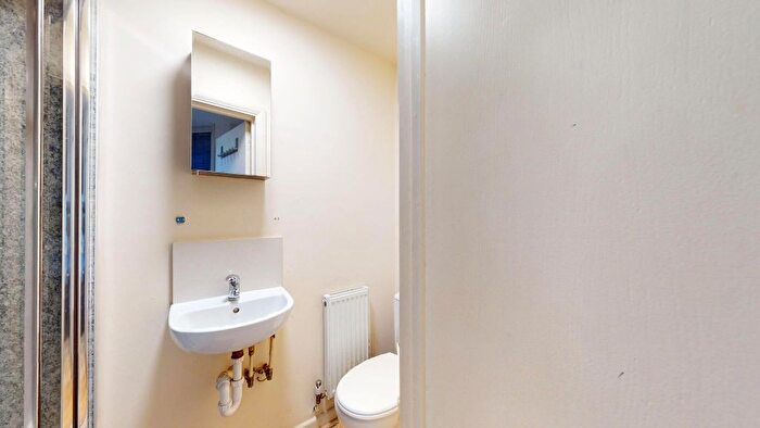 Studio To Rent In Brondesbury Park, NW6