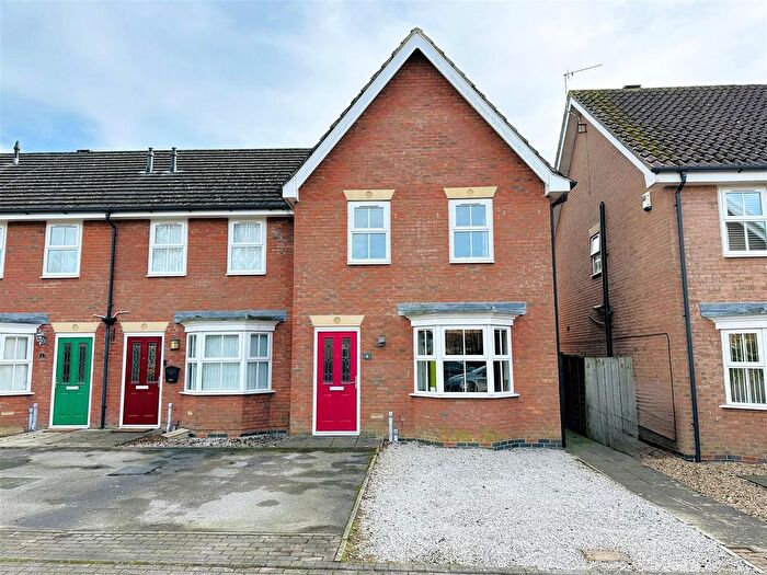 3 Bedroom End Of Terrace House For Sale In Sandfield Green, Market Weighton, YO43