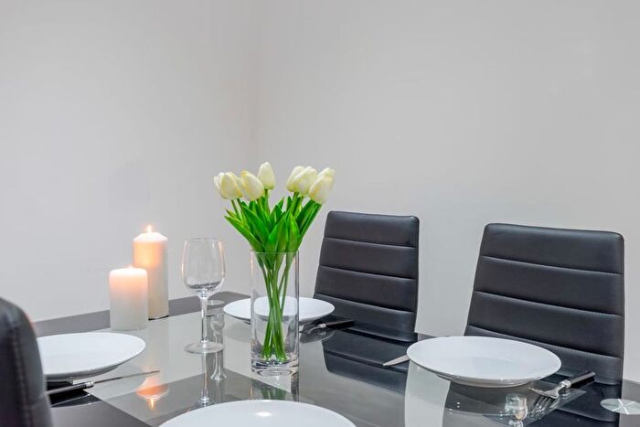 1 Bedroom Studio To Rent In - Saint James's Road, London, United Kingdom, Jx, London, SE1