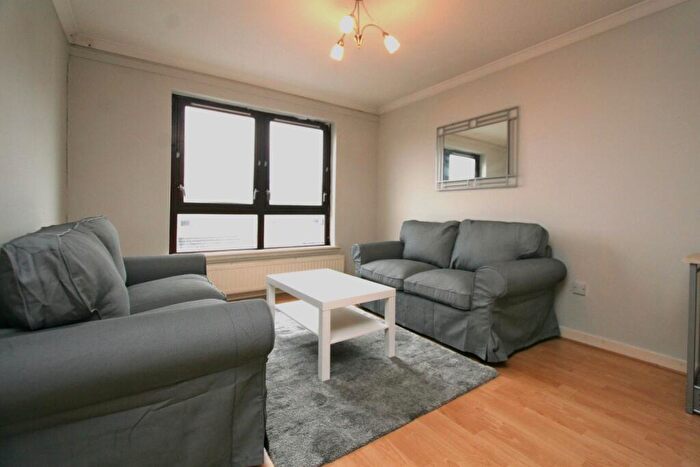 2 Bedroom Flat To Rent In South Beechwood, Corstorphine, Edinburgh, EH12