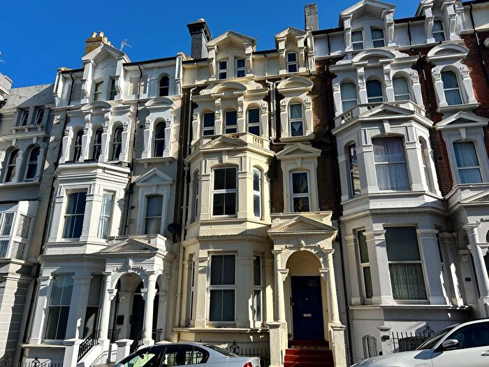 2 Bedroom Flat To Rent In Warrior Gardens, St. Leonards-On-Sea, TN37
