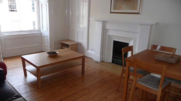 5 Bedroom Flat To Rent In Clerk Street, Edinburgh, EH8
