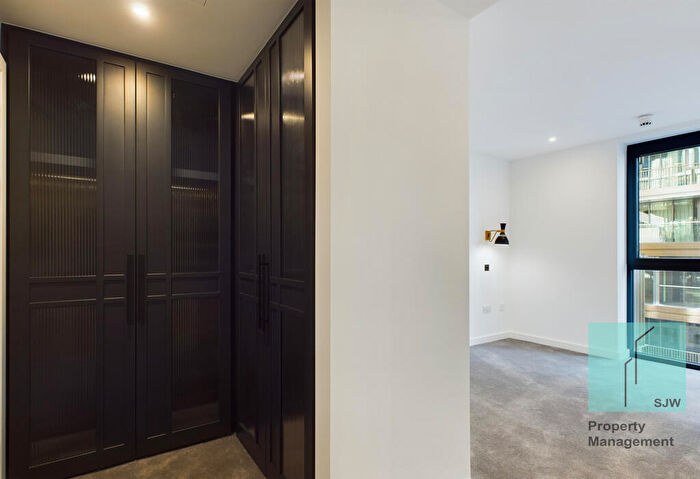 2 Bedroom Apartment To Rent In Merino Gardens, London, E1W