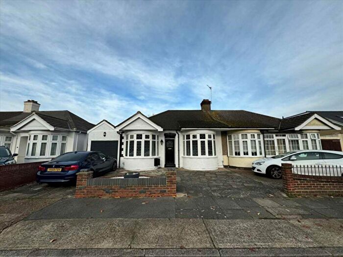 3 Bedroom Bungalow To Rent In Kent Drive, Hornchurhc, Hornchurch, RM12