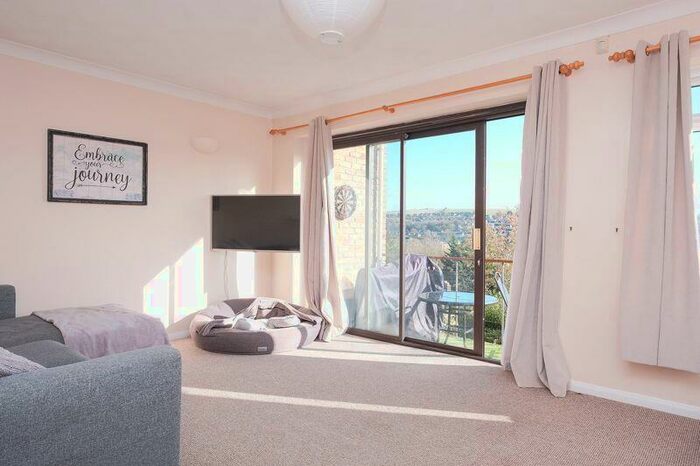 3 Bedroom Terraced House To Rent In Barrow Close, Brighton, BN1