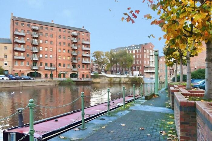 2 Bedroom Flat To Rent In Flax House, Navigation Walk, Leeds, West Yorkshire, LS10