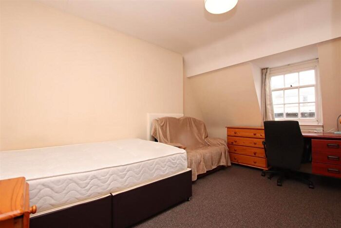 2 Bedroom Flat To Rent In Bladud Buildings, Bath, BA1