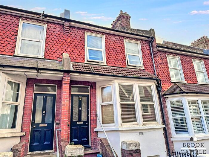 2 Bedroom Flat For Sale In Gore Park Road, Eastbourne, BN21