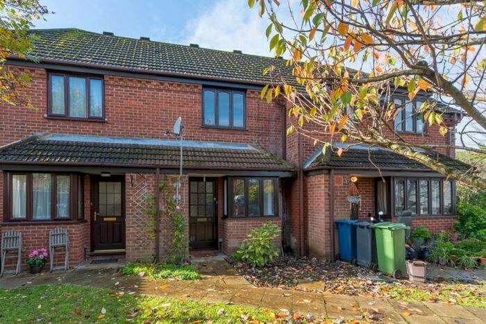 1 Bedroom Terraced House To Rent In Berwick Close, Marlow, SL7