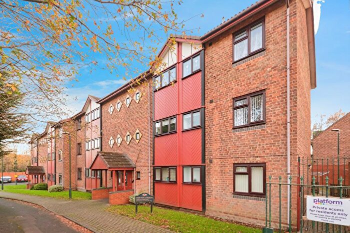 3 Bedroom Flat For Sale In Crofton Gardens, Birmingham, B36