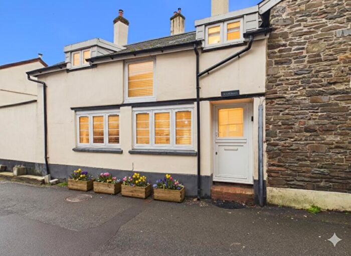 2 Bedroom Cottage For Sale In Leigh Road, Chulmleigh, Devon, EX18