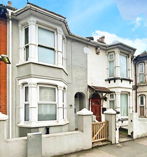 3 Bedroom Terraced House To Rent In Rainham Road, Gillingham, Kent, ME7