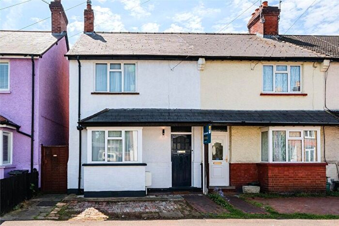 2 Bedroom End Of Terrace House To Rent In Addlestone, Surrey, KT15