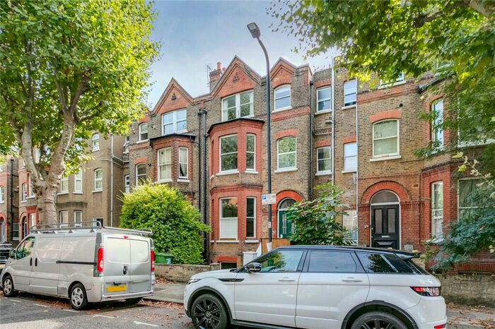 2 Bedroom Apartment To Rent In Brondesbury Villas, London, NW6