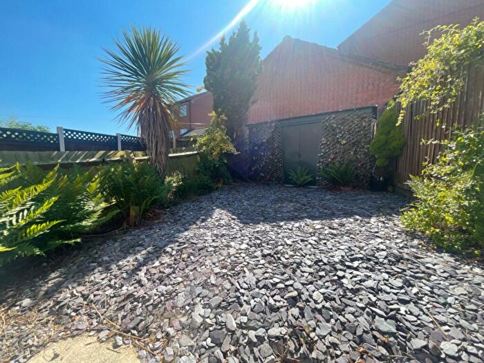 2 Bedroom Town House To Rent In Disraeli Crescent, Ilkeston, Derbyshire, DE7