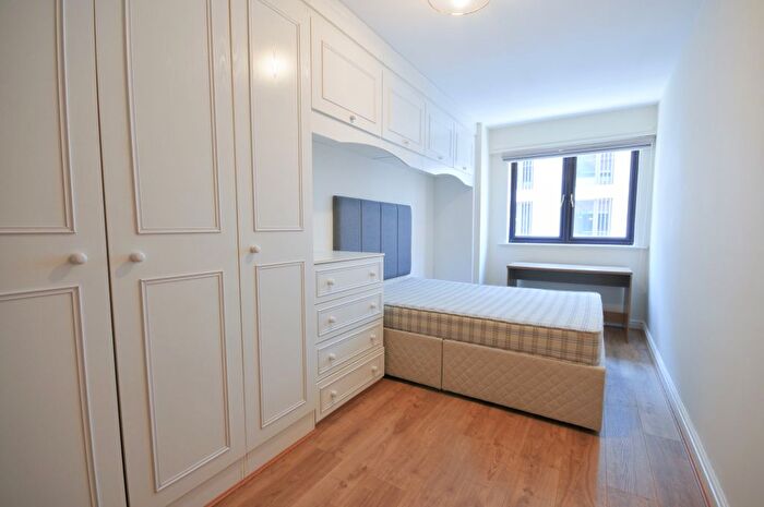 3 Bedroom Flat To Rent In Bedroom Apartment – Tuscany House, Manchester City Centre, M1