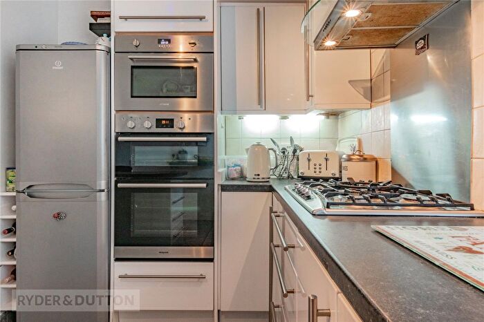 3 Bedroom End Terrace House For Sale In Ivy Green Drive, Springhead, Saddleworth, OL4