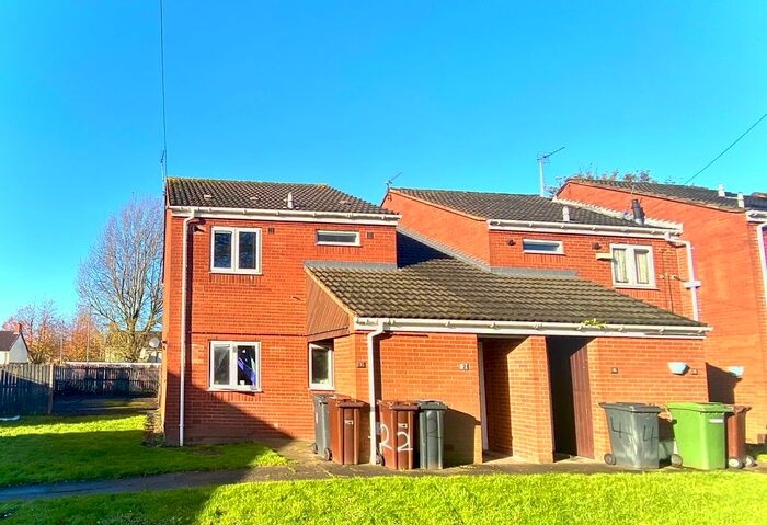 1 Bedroom Flat To Rent In Tadworth Close, East Park, Wolverhampton, West Midlands, WV1