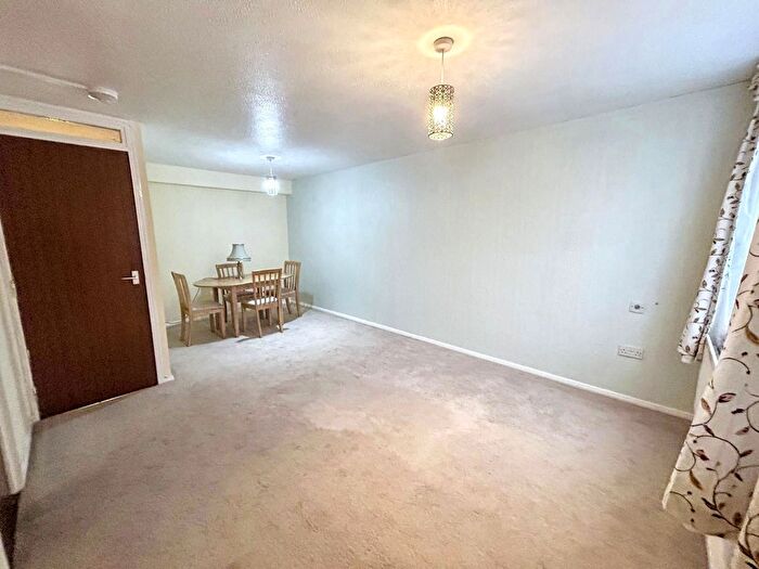 2 Bedroom Flat For Sale In St. Ann's Close, Newcastle Upon Tyne, NE1