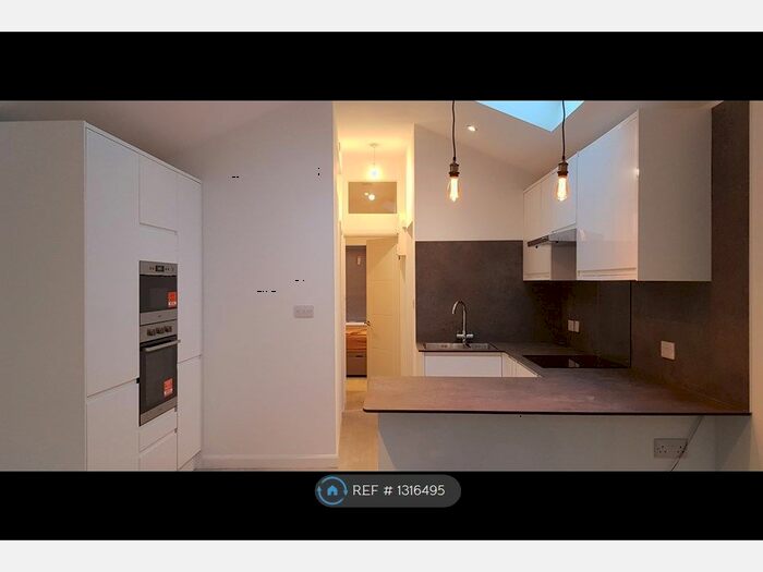 1 Bedroom Detached House To Rent In Pickford Lane, Bexleyheath DA7