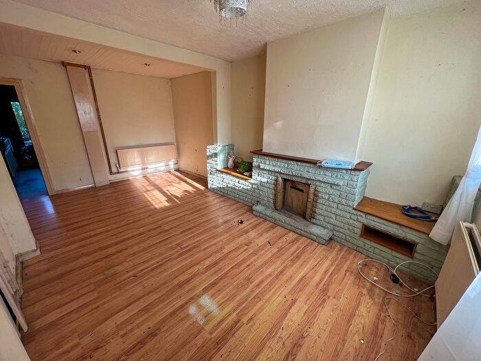 2 Bedroom End Of Terrace House For Sale In Eastcote Avenue, West Molesey, KT8