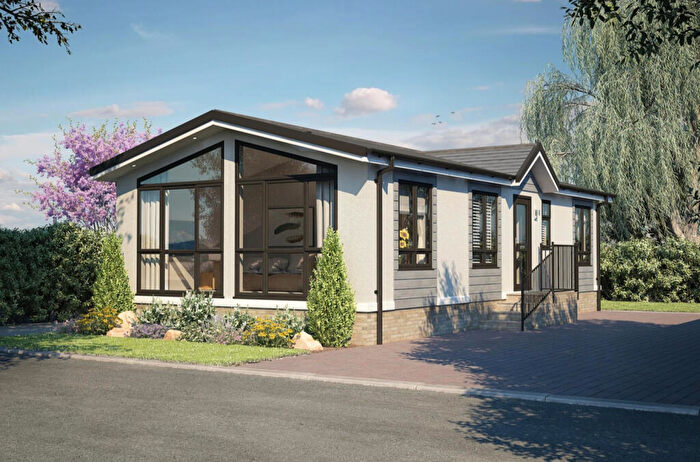 2 Bedroom Park Home For Sale In Christchurch, Dorset, BH23