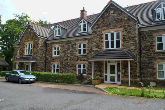 2 Bedroom Flat To Rent In Belvoir Road, Bideford, EX39