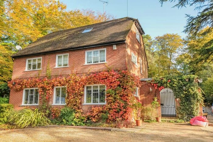 5 Bedroom Detached House To Rent In Reading Road North Fleet, GU51