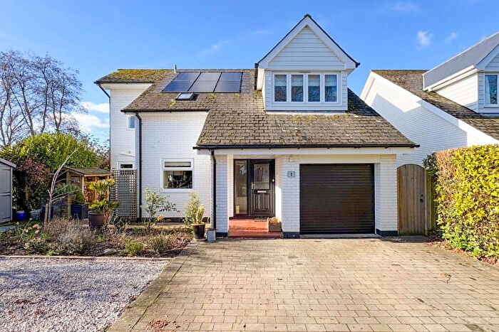 4 Bedroom Detached House For Sale In Kitchers Close Sway, SO41