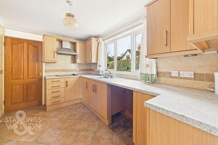 3 Bedroom Semi-detached House For Sale In Church Lane, Barford, Norwich, NR9