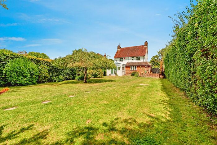 4 Bedroom Detached House For Sale In Effingham Road, Burstow, Horley, RH6