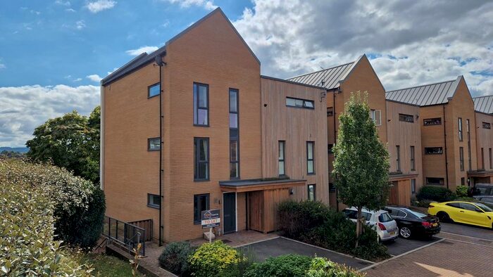 4 Bedroom Semi-Detached House To Rent In Firepool View, Taunton, TA1