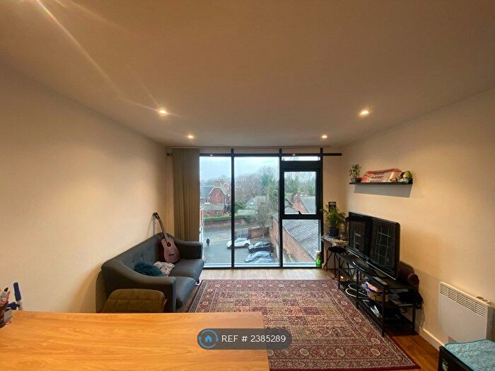 1 Bedroom Flat To Rent In Wilmslow Road, Manchester, M20